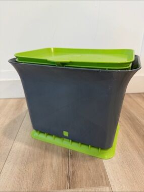 Full Circle - Fresh Air - Gray and Green Kitchen Compost Bin